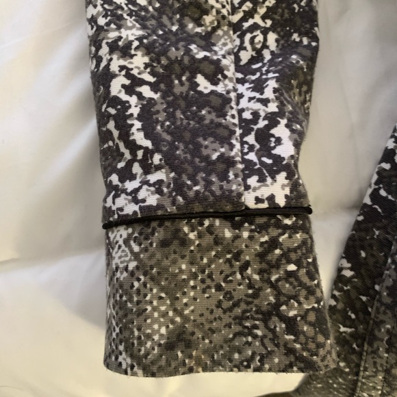 Jacket (Animal Print) - Picture 7 of 8